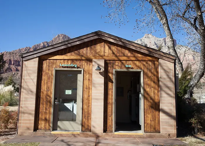 Driftwood Lodge