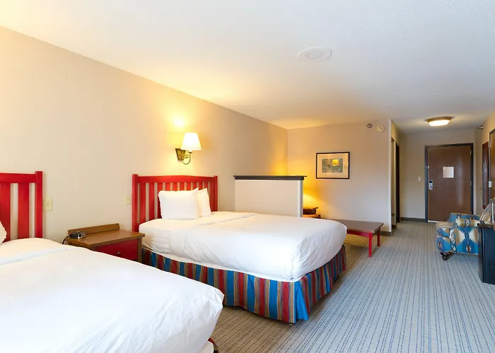 Wildwood Lodge & Suites