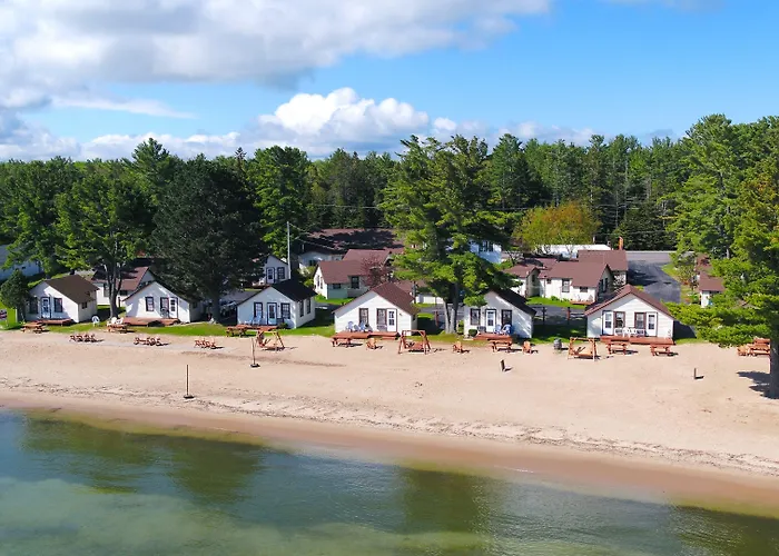 Beach House Lakeside Cottages
