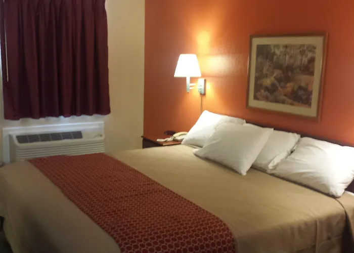 Green Country Inn
