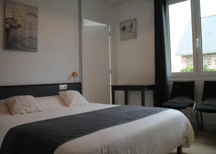 Hotel De La Mer