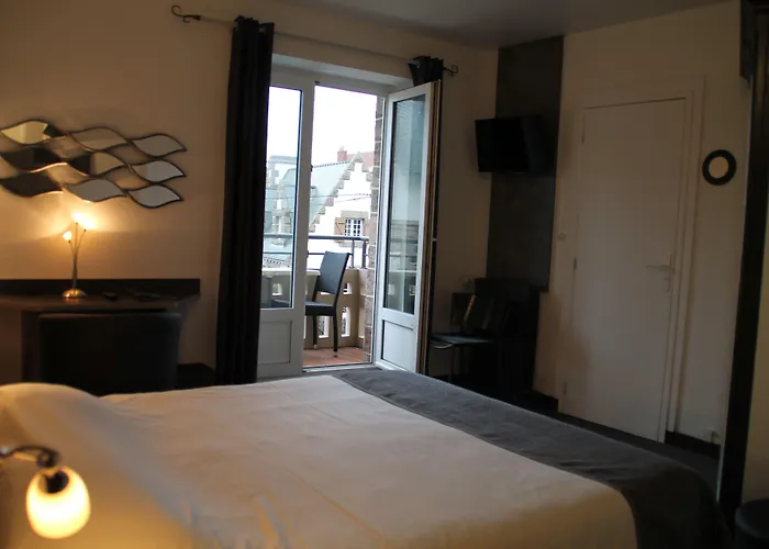 Hotel De La Mer
