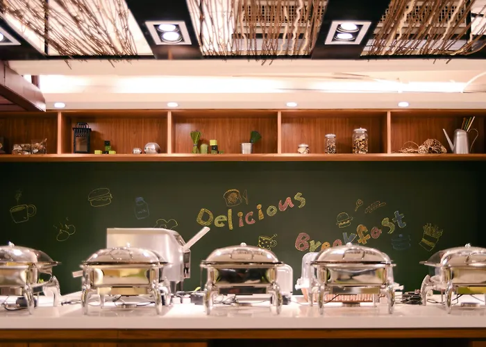 Fooyee Hotel - TaiChung Train Station