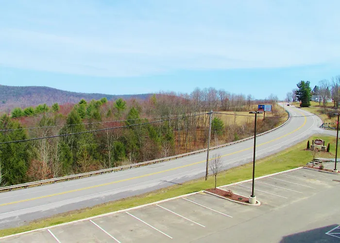 Crystal Springs Inn And Suites
