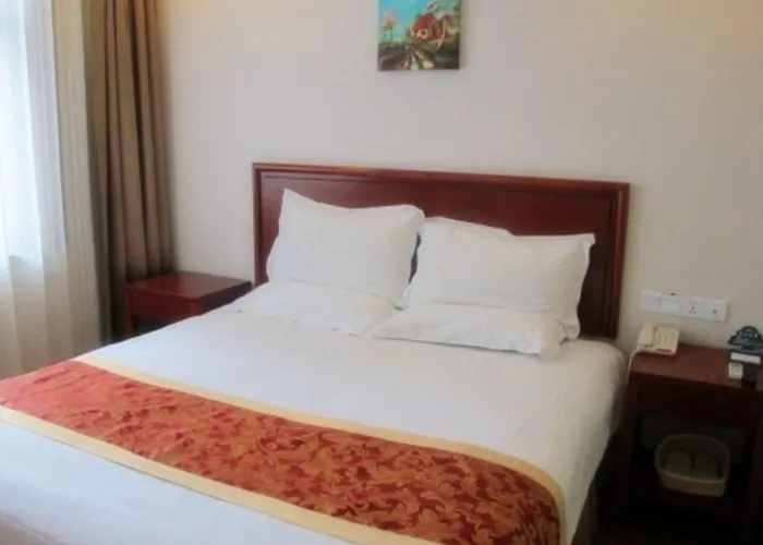 Greentree Inn Jiangsu Zhenjiang Gaotie Wanda Square Express Hotel