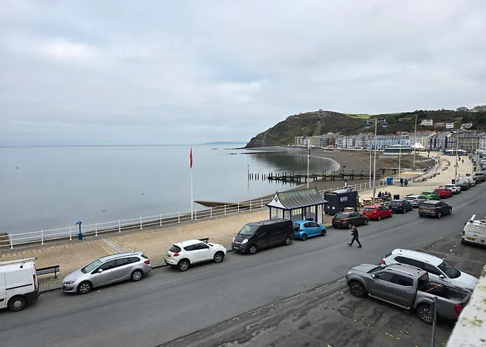 Beautiful Seafront 1 Bedroomed Apartment