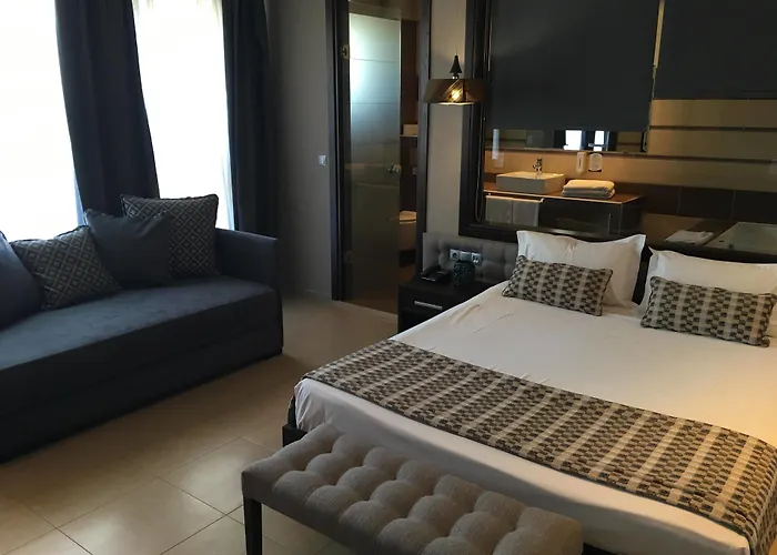 Maison Hotel