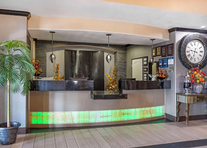 Best Western Plus Emerald Inn & Suites