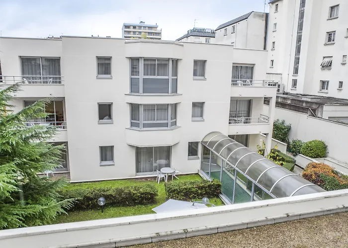 Royal Regency Paris Vincennes
