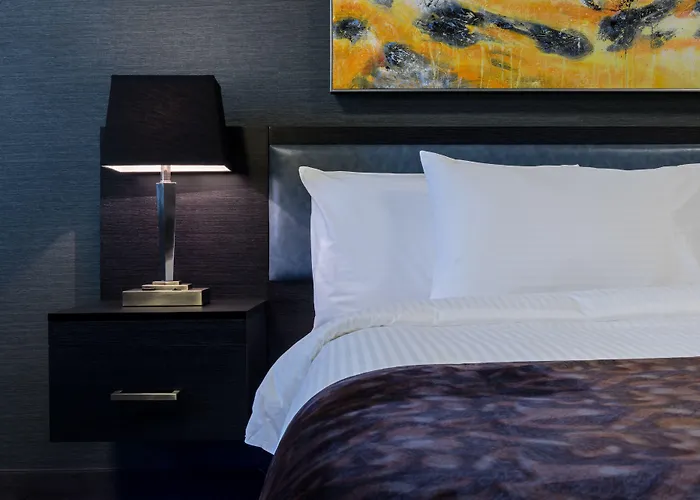 Applause Hotel Calgary Airport By Clique