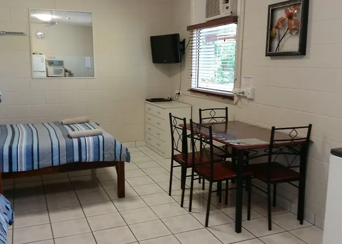 Seaforth Holiday Units
