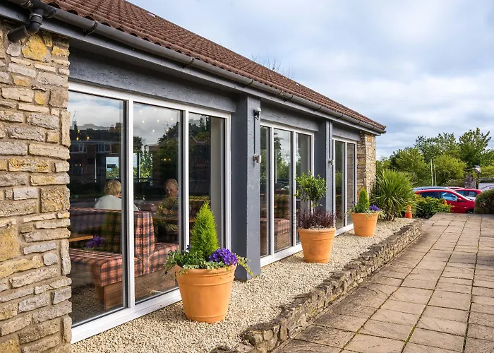 Almondsbury Inn & Lounge