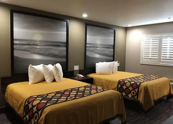 Super 8 By Wyndham National City Chula Vista