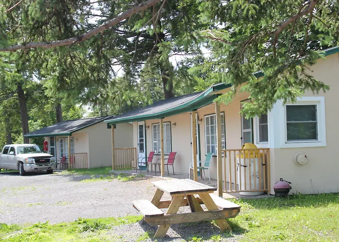 Evergreen Motel