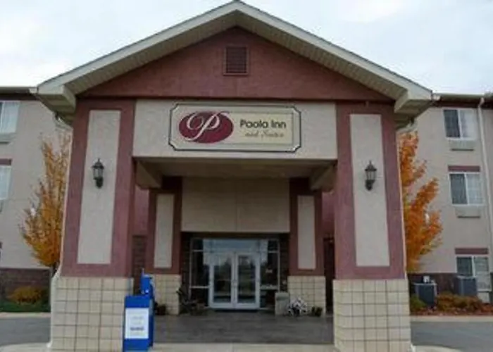Paola Inn And Suites