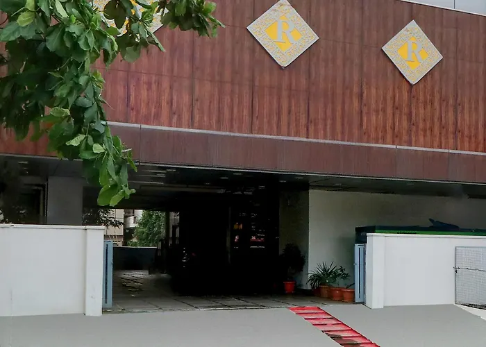 Fabhotel Radha Rani Residency
