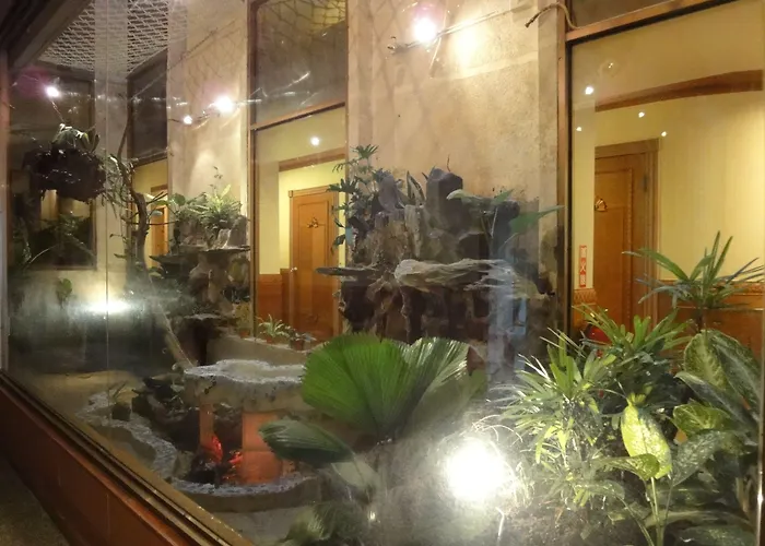 Hua Yue Hotel