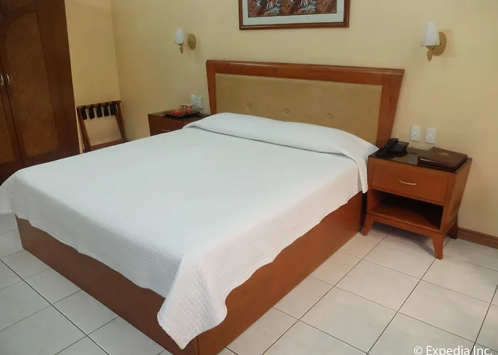 Pacific Breeze Hotel And Resort