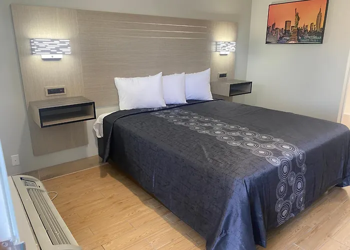 Mayfair Inn Onratio Airport & Convention Center