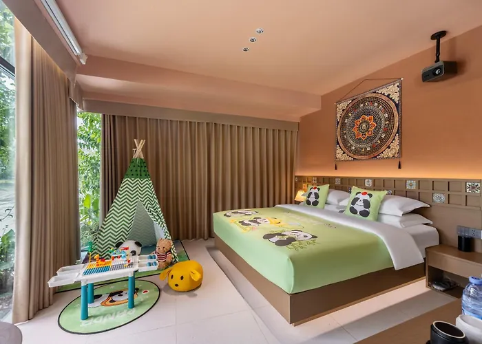 Yinshi Yunshe Private Hot Spring Villa In Dujiangyan