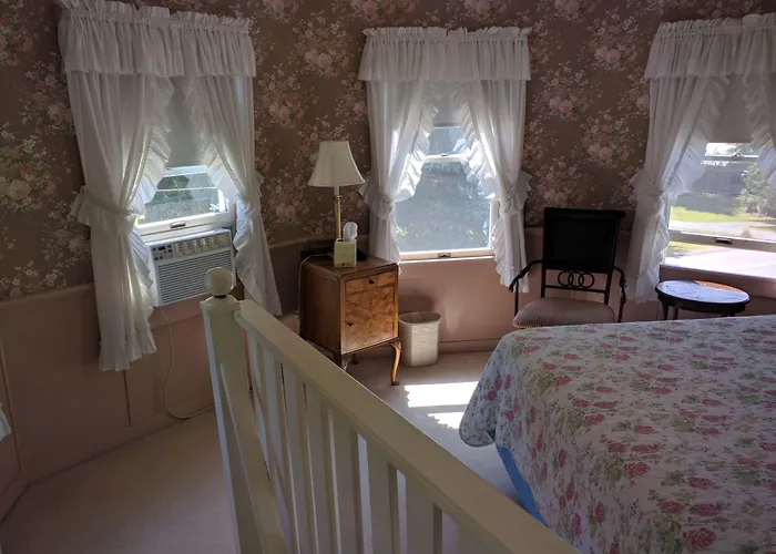 Alexander'S Lodge