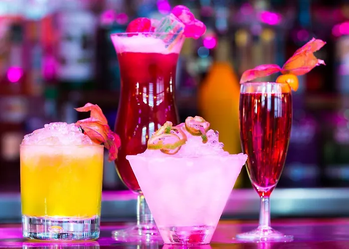 The Lounge Hotel & Bar