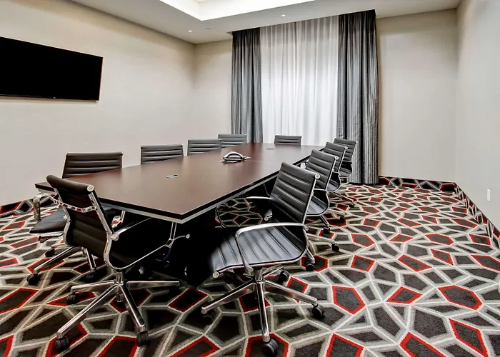 Hampton Inn & Suites - Medicine Hat