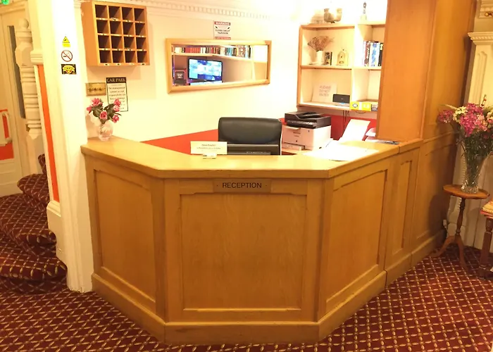 Welbeck Hotel - Close To Beach, Train Station & Southend Airport