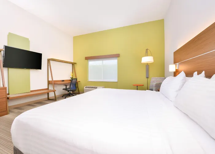 Holiday Inn Express & Suites Salem By Ihg
