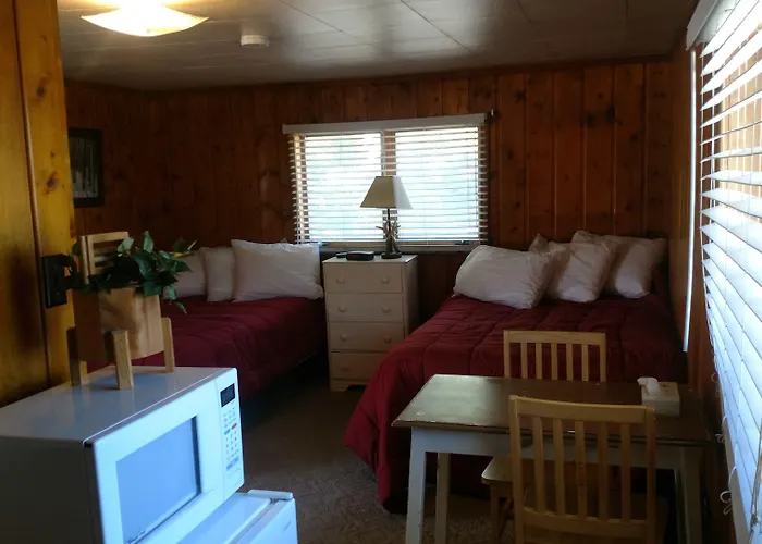 Roundtop Mountain Vista - Cabins And Motel