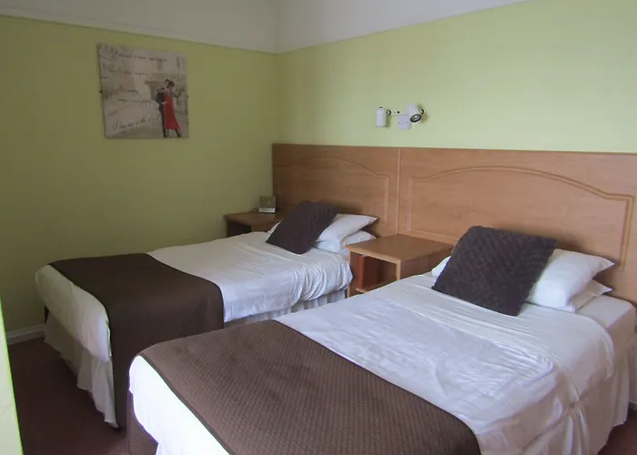 Hunters Lodge Hotel