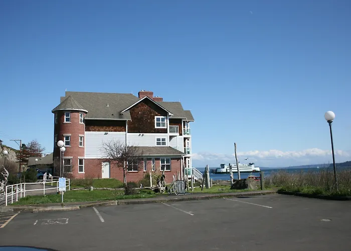 Tides Inn & Suites