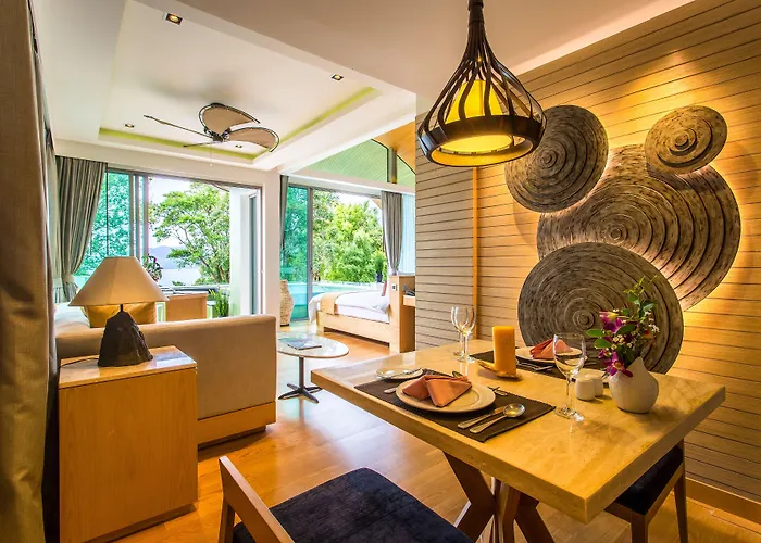 Crest Resort & Pool Villas