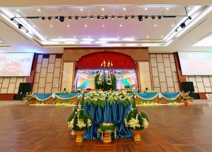 Arawan Riverside Hotel