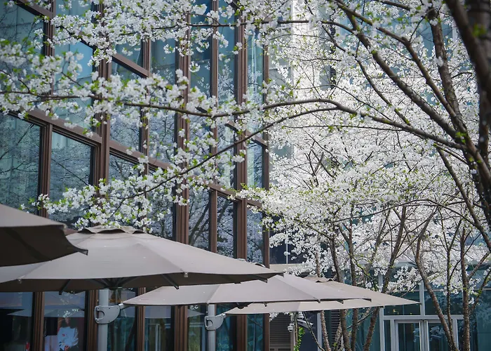 Midtown Shangri-La, Hangzhou, Moments From West Lake