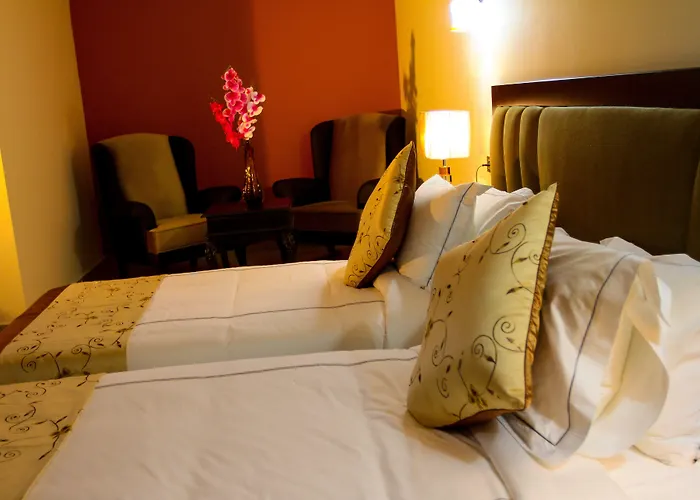 Queen Plaza Hotel