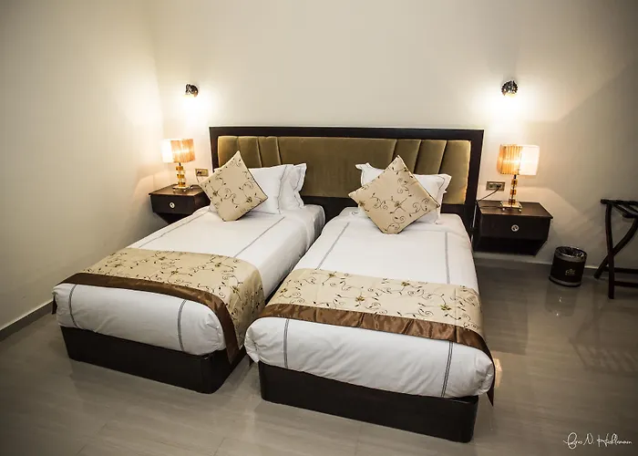 Queen Plaza Hotel