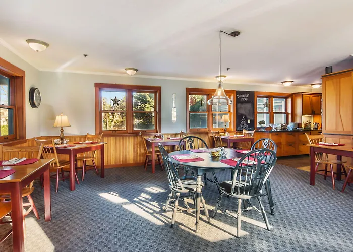 Wild Iris Inn