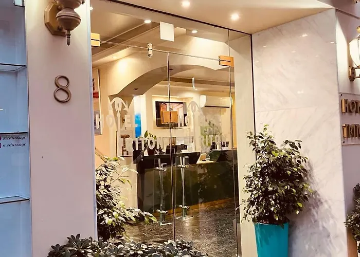 Triton Hotel Piraeus