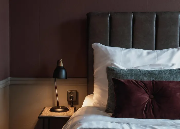 Home Hotel Cardinal