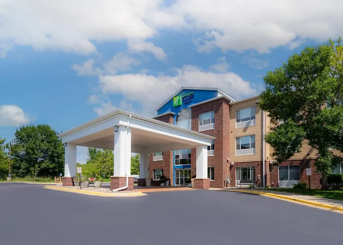Holiday Inn Express Hotel & Suites Chanhassen By Ihg