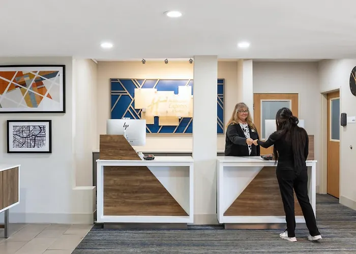 Holiday Inn Express Redding North By Ihg