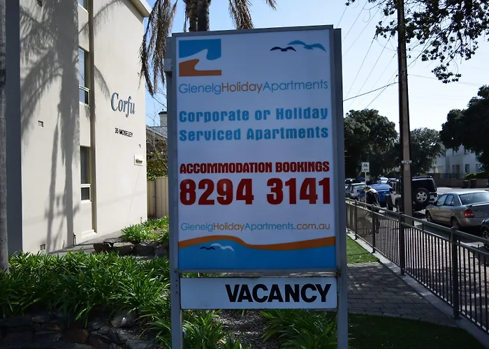 Glenelg Holiday Apartments - Corfu 200 Meters To The Beach Free Parking