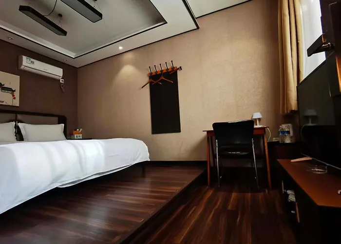 Zhifang Hotel