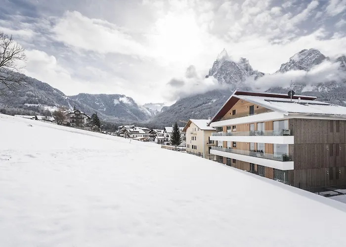 La Paula Apartments & Suites