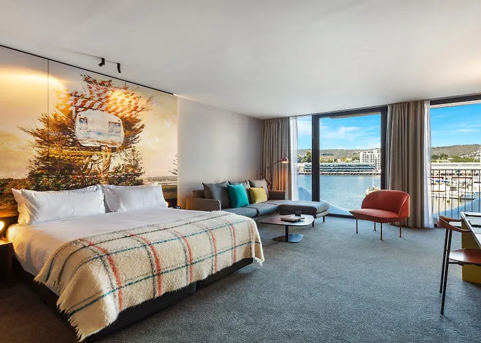 Macq 01 Hotel