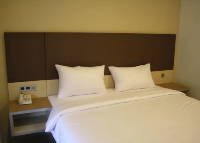 Sparks Odeon Sukabumi, Artotel Curated