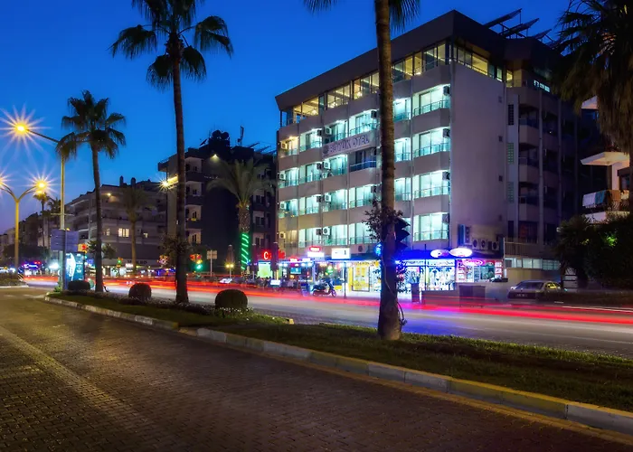 Bueyuek Hotel (Adults Only)