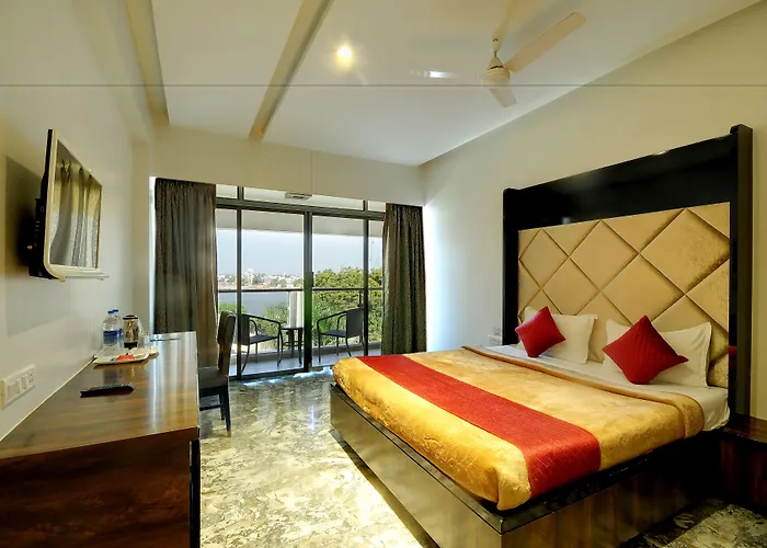 Hotel Apaar With Sea Face Garden Restaurant