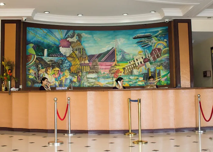 Crown Royale Hotel